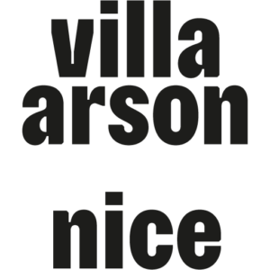 Villa Arson Nice : Logo de l'École et du Centre d'Art Logo Villa Arson Nice en typographie noire épaisse sur fond blanc, disposé sur trois lignes.